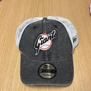 New Era Giants Black and White Cap Cooperstown Collection New with Tags